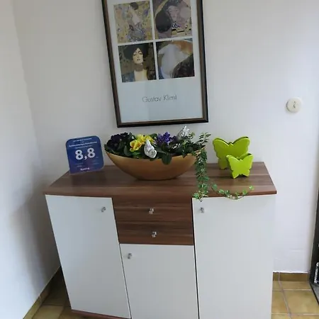 Kremsbrucker Lejlighed *